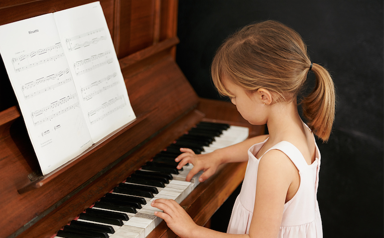 钢琴慢练,钢琴快速弹奏 . 钢琴慢练的目的是为了快速弹奏