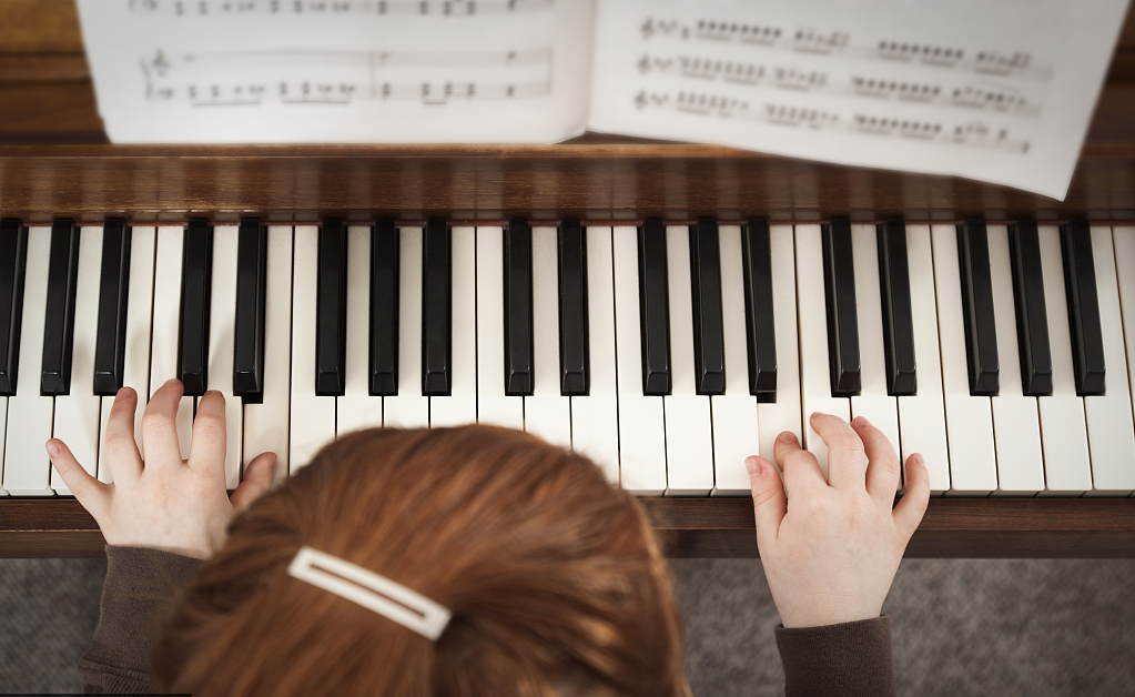 每天练钢琴的好处,学钢琴需要每天都练琴吗,练钢琴一天几小时合 . 学钢琴需要每天都练琴吗？有哪些需要注意的