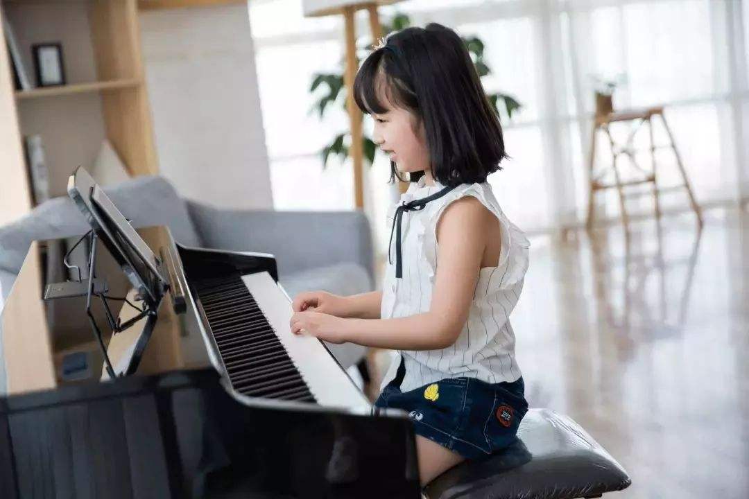儿童,弹,钢琴,必,须要,注意,的,手指,问题,一些,儿童, . 儿童弹钢琴必须要注意的手指问题