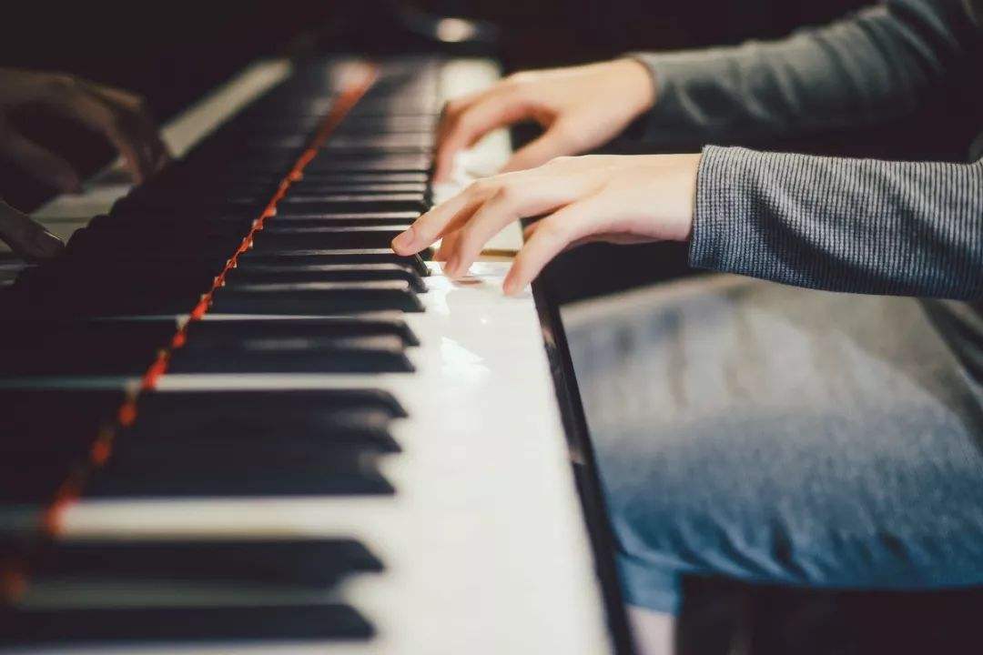 学习,即兴,伴奏,钢琴,练习,不再,枯燥,钢琴,除了,可以, . 学习即兴伴奏，钢琴练习不再枯燥
