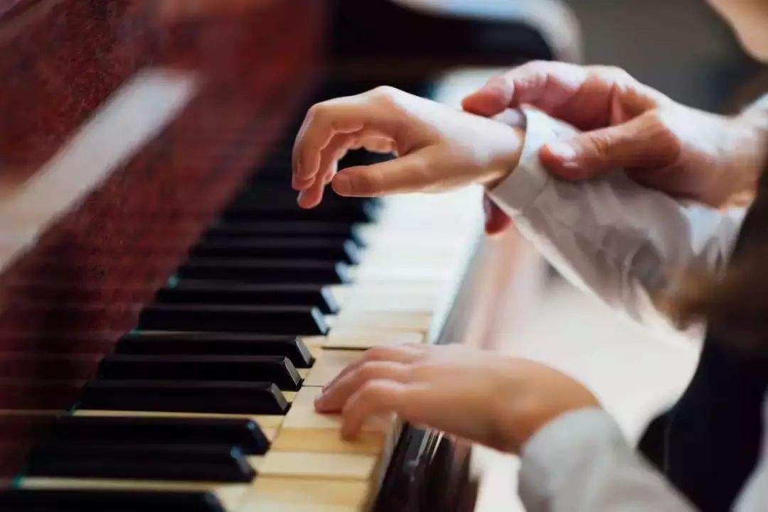 钢琴,十级,可,以当,老师,吗,做,都,需要,哪些,条件,有 . 钢琴十级可以当老师吗？做钢琴老师都需要哪些条件？