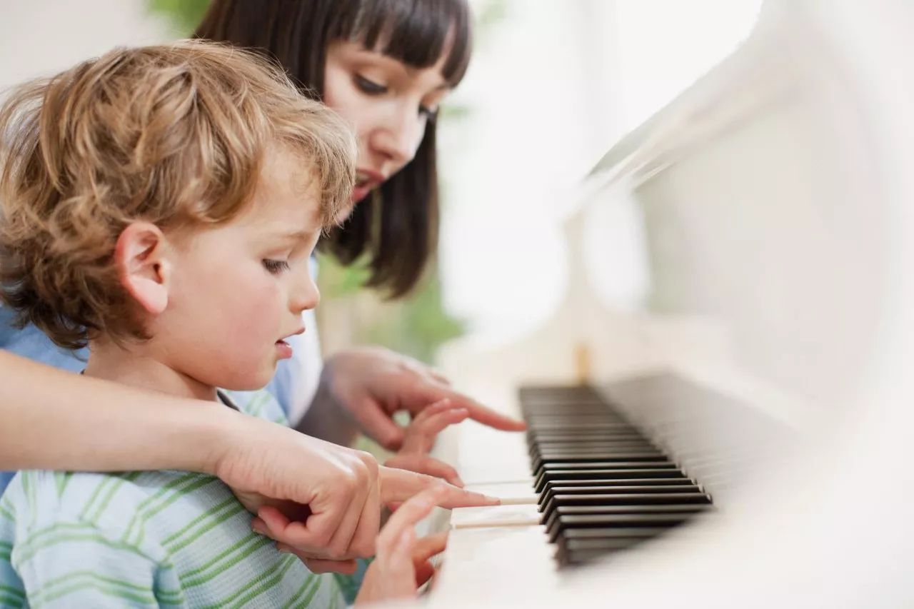 钢琴弹奏中如何培养注意力集中？