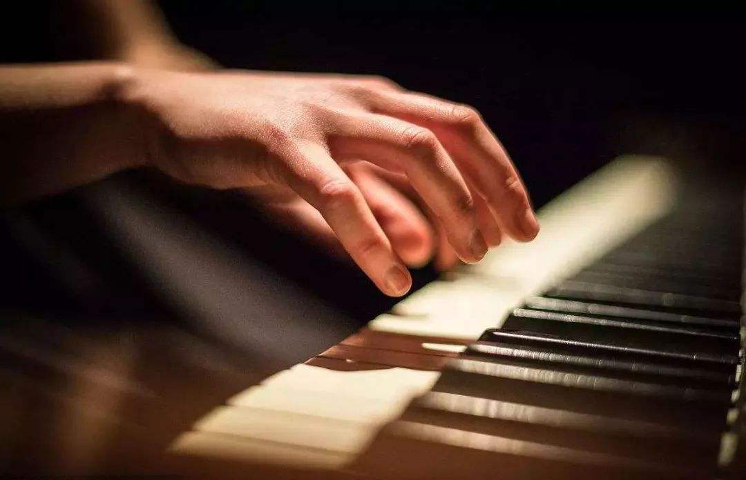 教你学琴时，训练手指独立性的几个有效方法